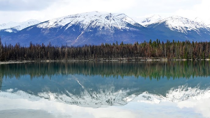 Lake annette in the winter in jasper